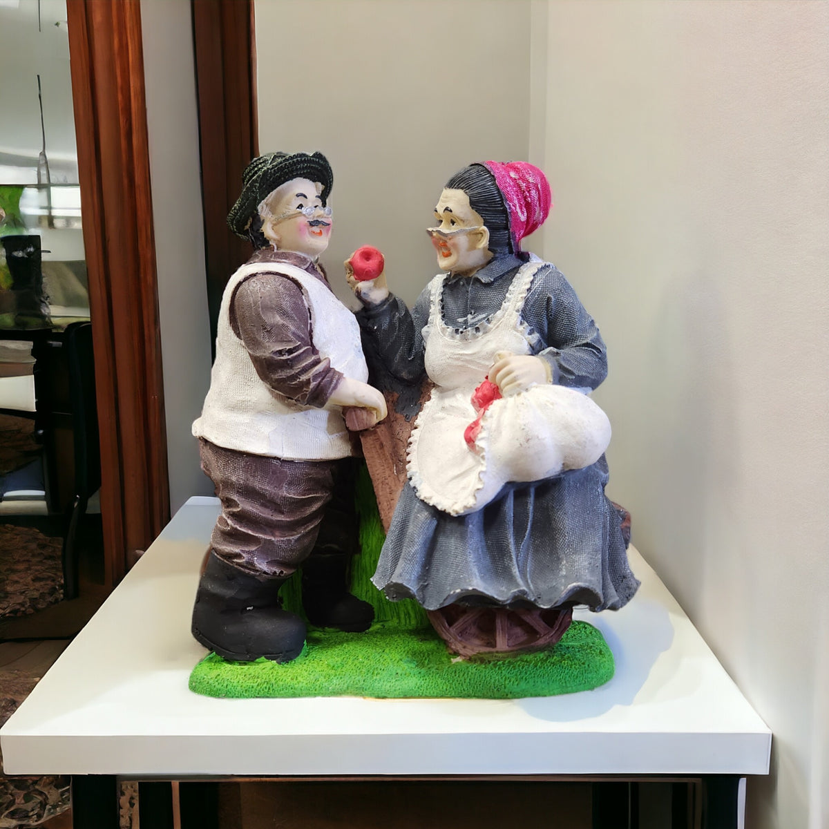 Lovely Old Couple Showpiece Idol for Grand parents Anniversary Gifting